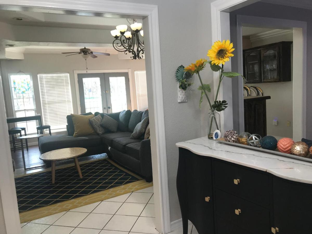 Cheerful 4 Bedroom Home With Pool And Bbq Area With 5Th Bedroom Option Brownsville Exterior photo