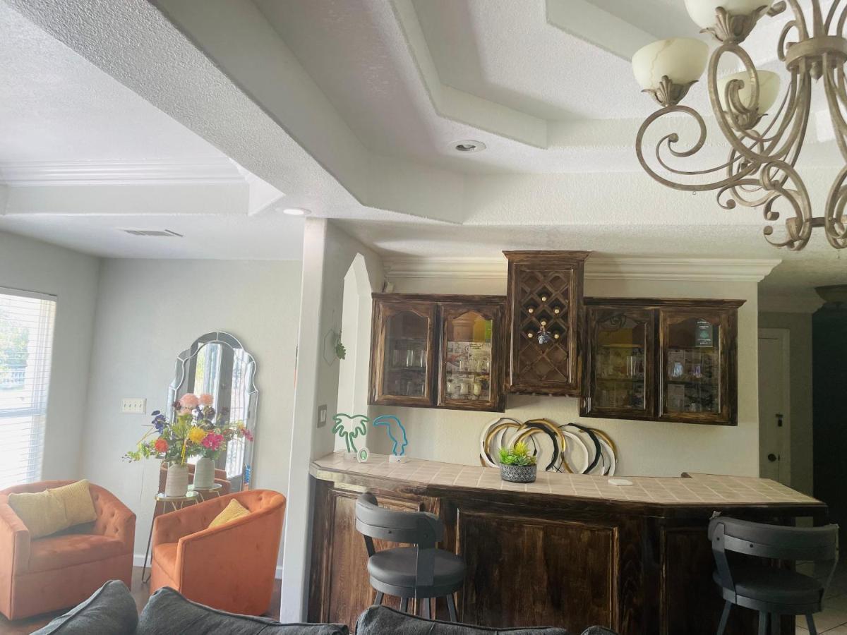Cheerful 4 Bedroom Home With Pool And Bbq Area With 5Th Bedroom Option Brownsville Exterior photo